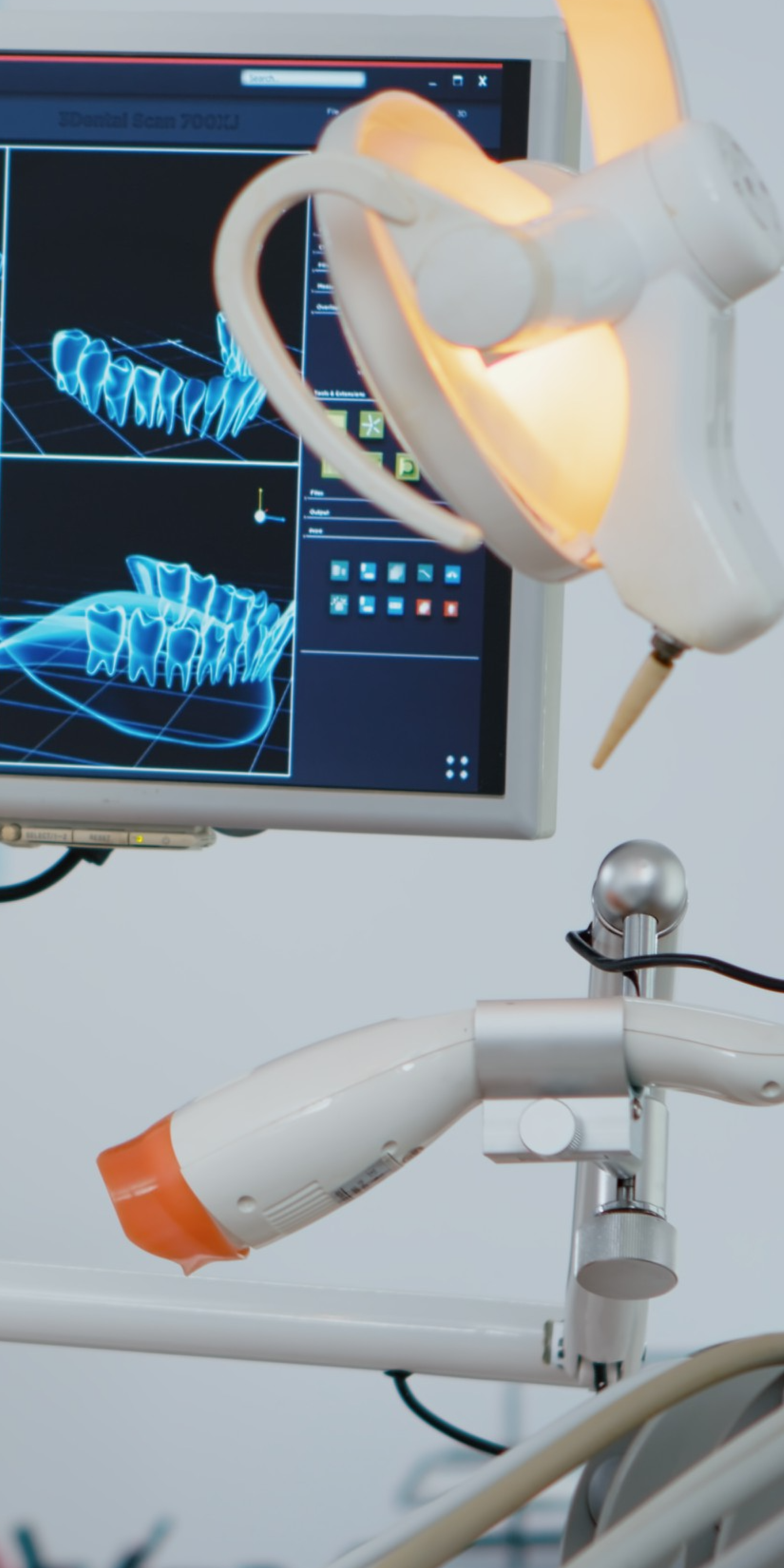 Bild in Großformat: Eine Nahaufnahme der Ausrüstung eines Dental Labors.
